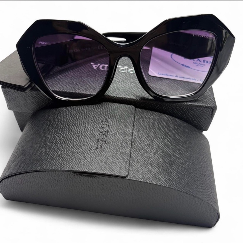 🔝 Prada black sunglasses - Picture 2 of 6